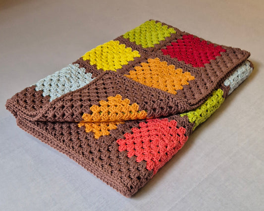 Babydecke Bio-Baumwolle – Handgefertigtes Granny-Square Design