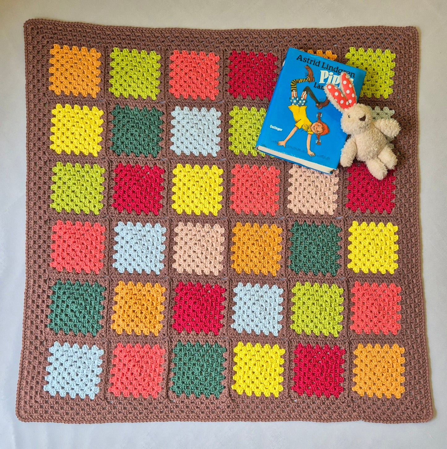 Babydecke Bio-Baumwolle – Handgefertigtes Granny-Square Design