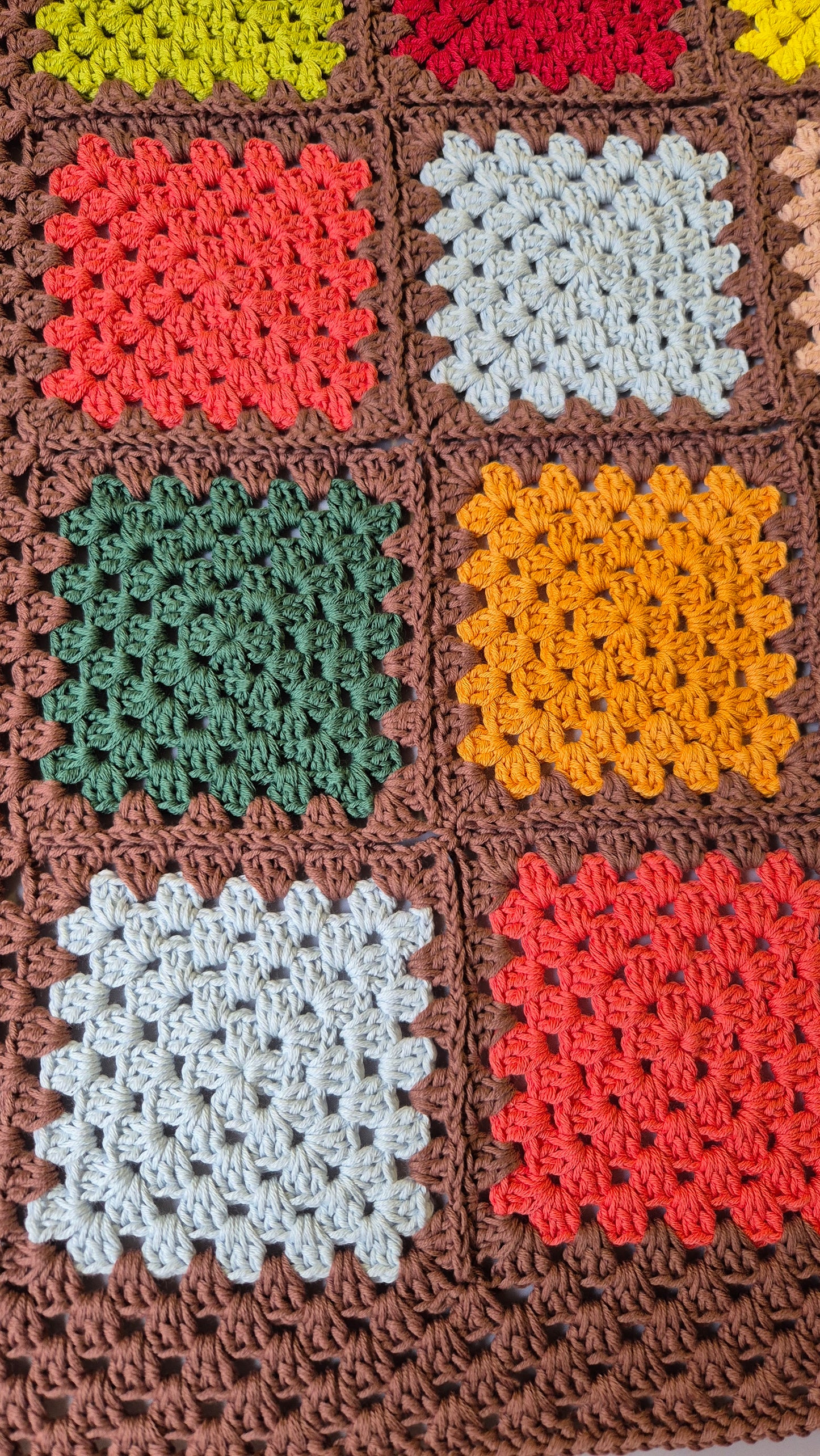 Babydecke Bio-Baumwolle – Handgefertigtes Granny-Square Design