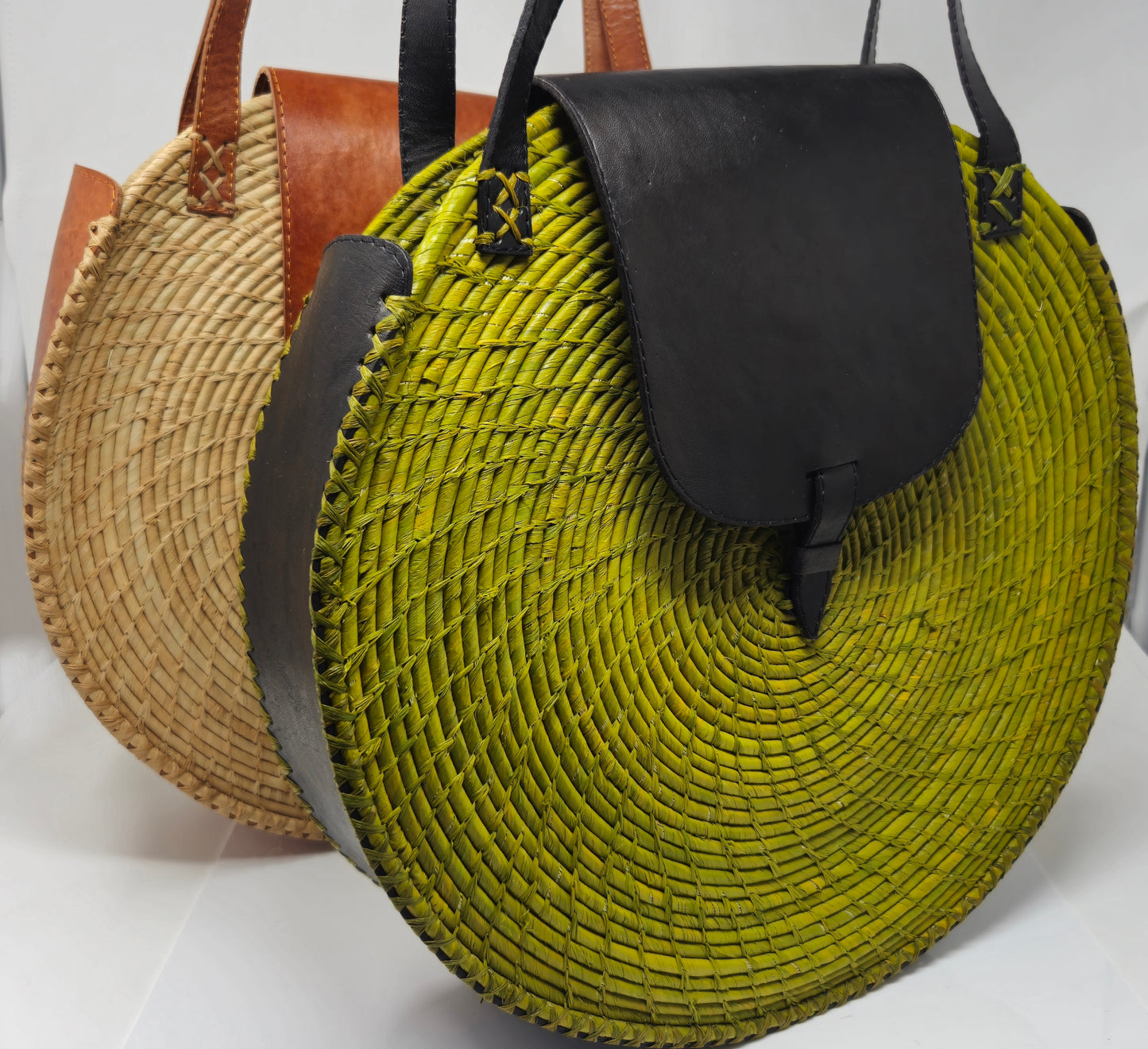 Große runde Raffia & Leder Tasche grün/braun – Boho Tasche