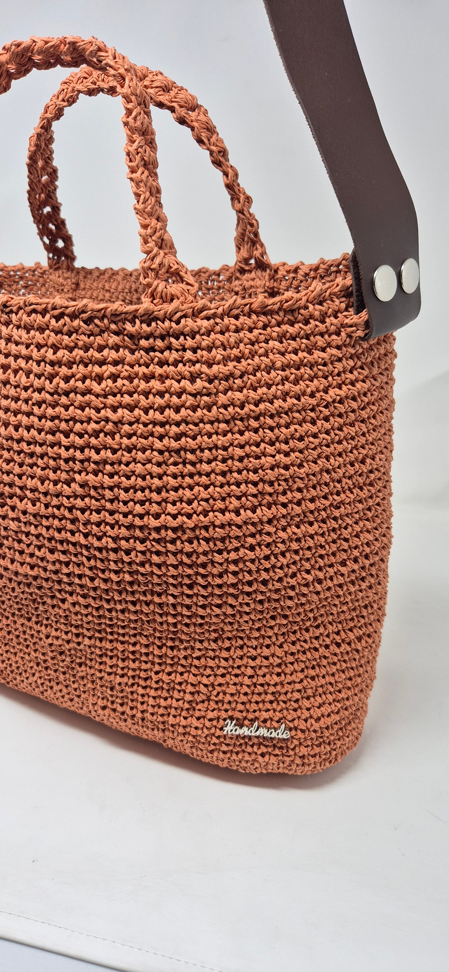 Papiergarn-Tasche,Häkeltasche mit Innentasche und Kunstlederträger – lachsbraun | handmade by dudest