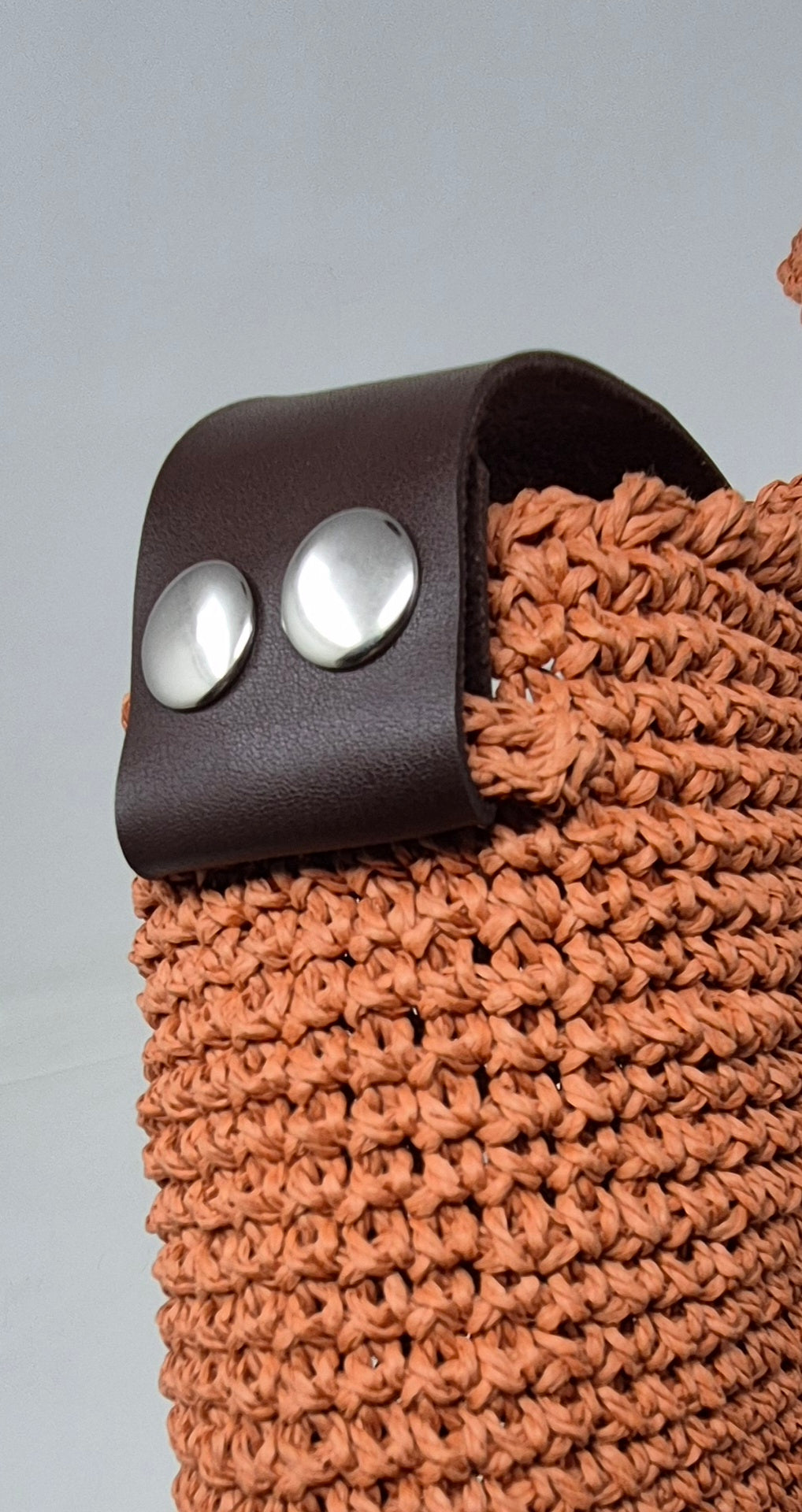 Papiergarn-Tasche,Häkeltasche mit Innentasche und Kunstlederträger – lachsbraun | handmade by dudest