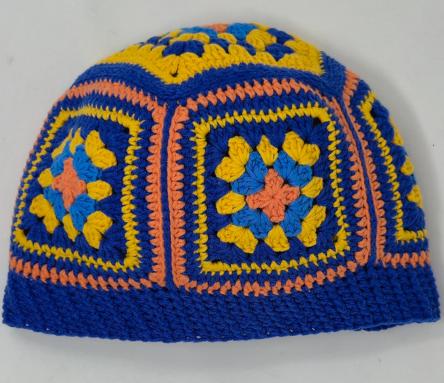 SUNNY GRANNY – Handgehäkelte Mütze aus Baumwollmix (Einzelstück)